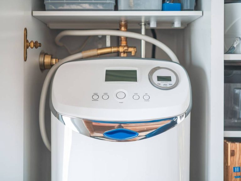 Bienfaits d’un adoucisseur d’eau à la maison : pourquoi l’installer ?