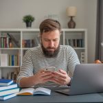 trouver un premier job commercial : la teleprospection au service de votre carrière